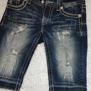 Ladies miss me signature Bermuda crop jeans size 27 like new in great condition